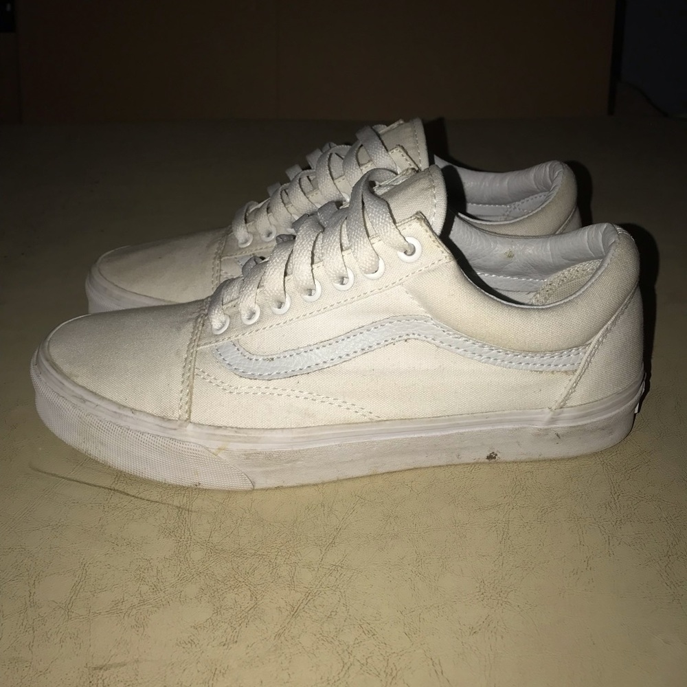 Vans - Picture 2 of 10